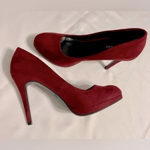 Le Château Burgundy Suede Platform Rounded Toe High Heels, Size 8